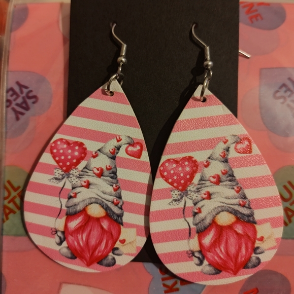 Pair of Valentine's Earrings! - Picture 3 of 3